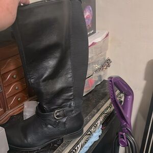 Size 10 calf boots only worn made me three times not wide enough for my foot
